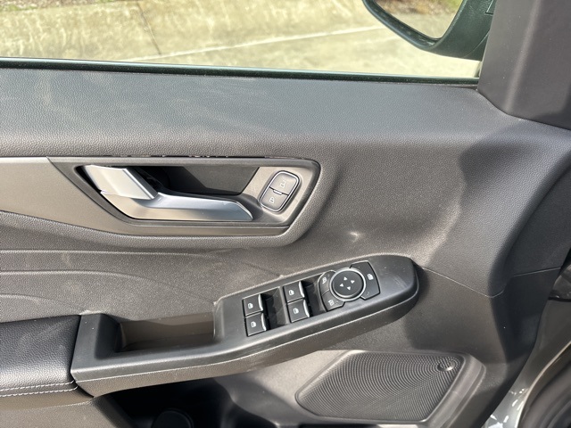 2025 Ford Escape Plug-In Hybrid photo 13
