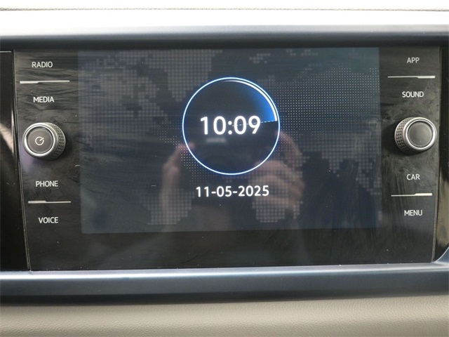 2022 Volkswagen Taos SE photo 3