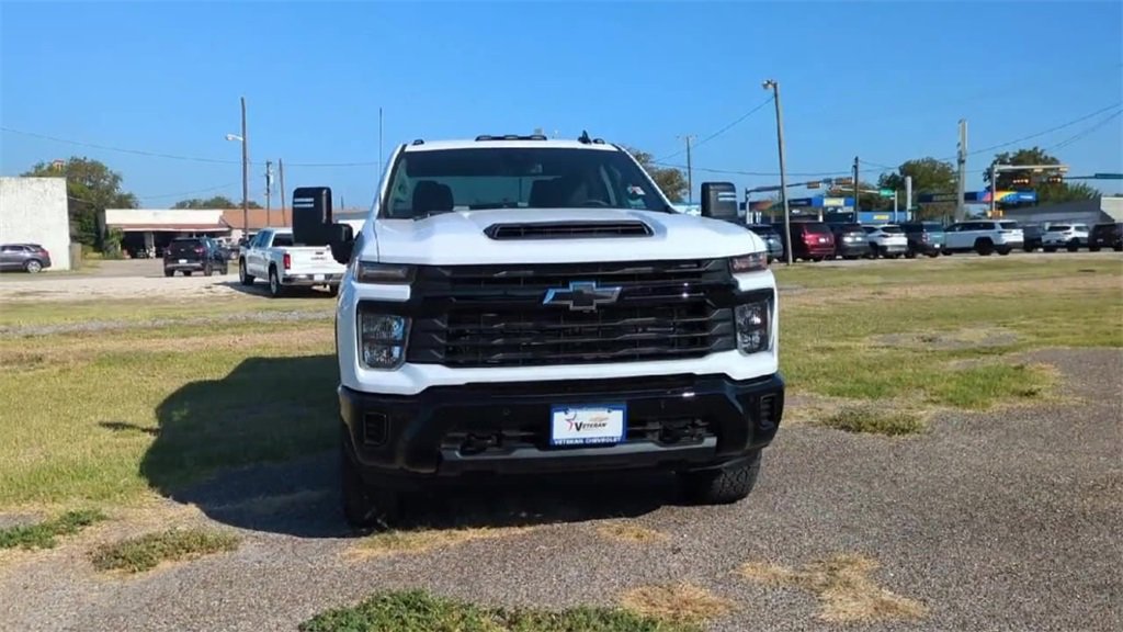 2026 Chevrolet Silverado 2500HD Custom photo 3