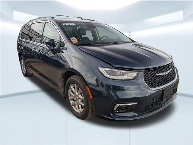 2022 Chrysler Pacifica Touring L photo 3