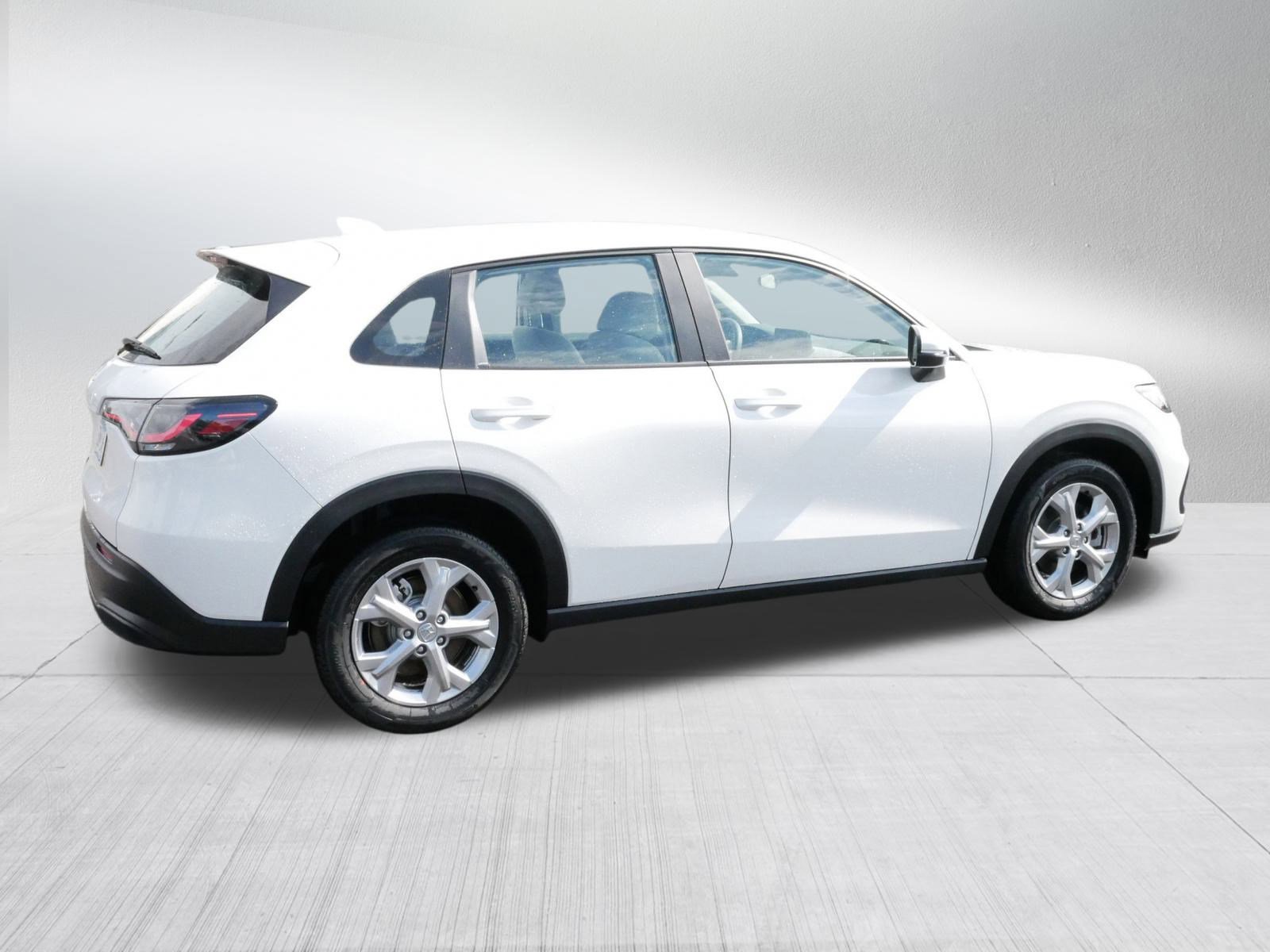 2025 Honda HR-V LX photo 6