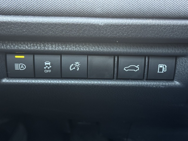 2025 Toyota Camry LE photo 8