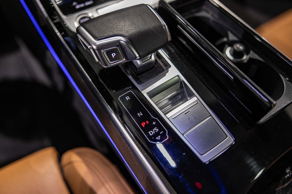 2024 AUDI A8 L - Image 31