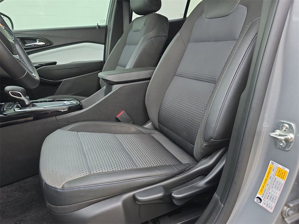 2024 Chevrolet Trax LT photo 17