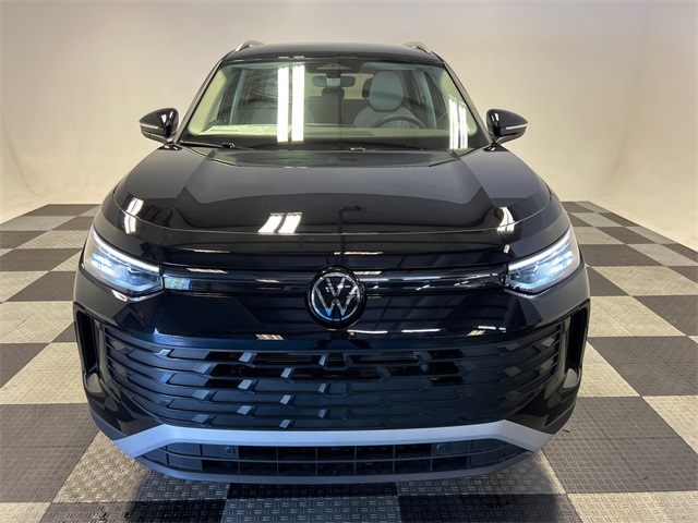 2025 Volkswagen Tiguan SE photo 2