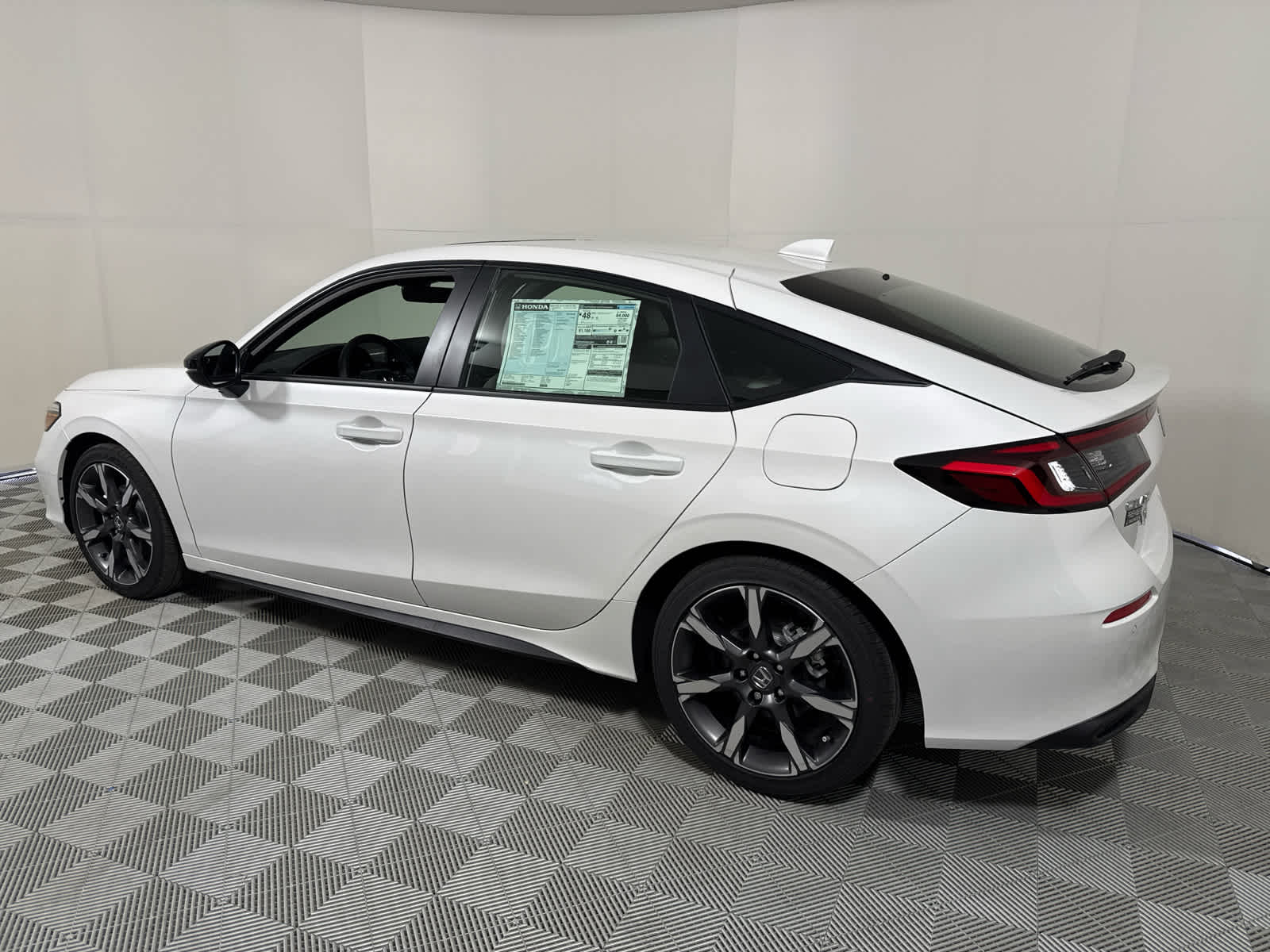 2025 Honda Civic Hatchback Hybrid Sport Touring photo 4