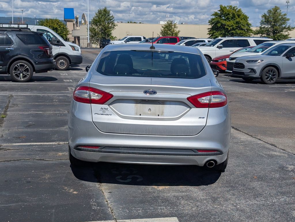 2015 Ford Fusion SE photo 4