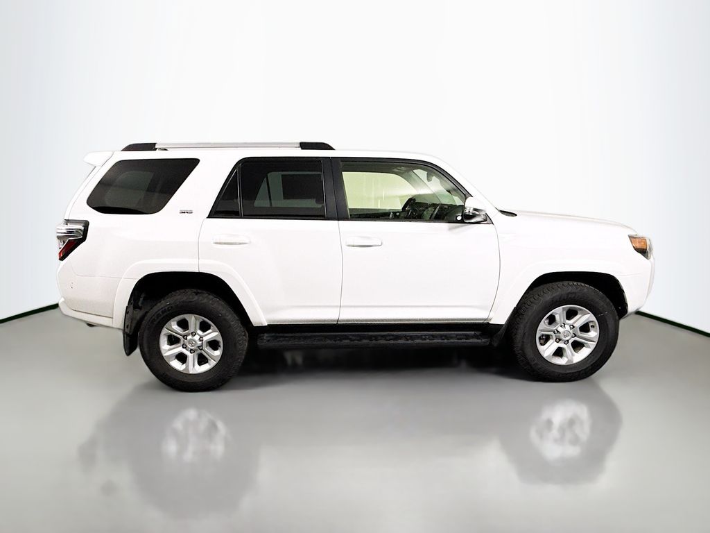 2024 Toyota 4Runner SR5 Premium photo 8