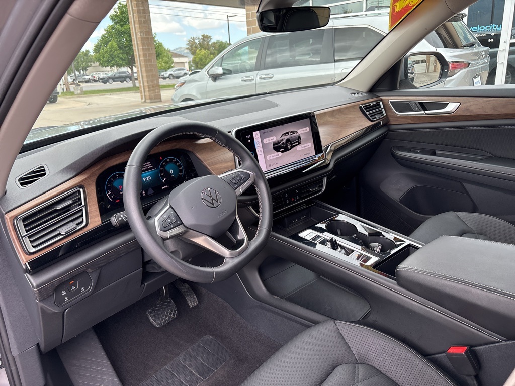 2024 Volkswagen Atlas SE Technology photo 13