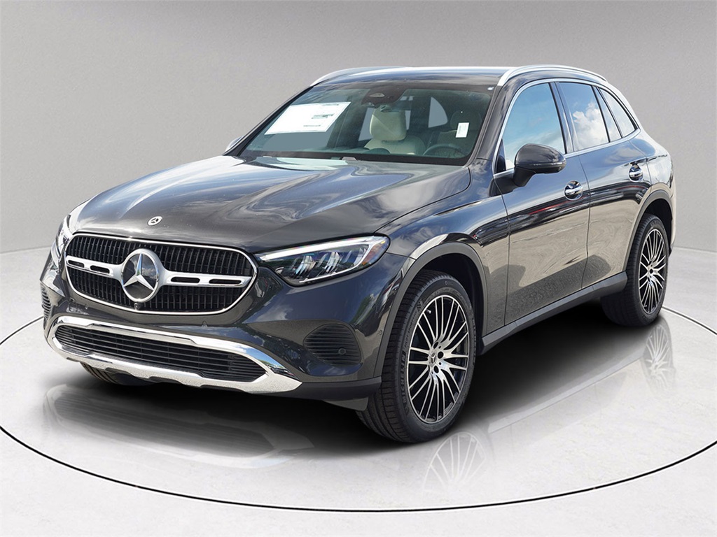 2025 Mercedes Benz GLC 300 photo 3