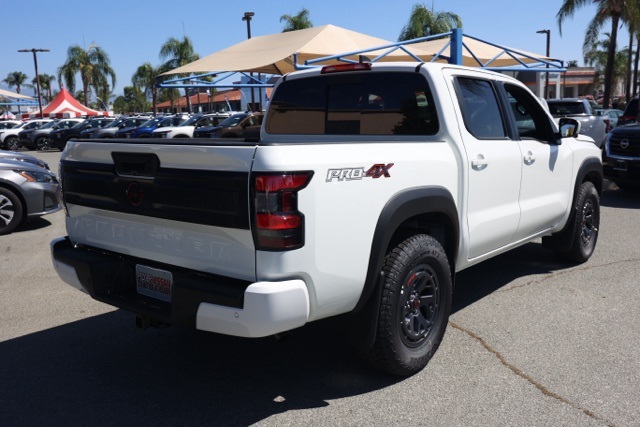 2026 Nissan Frontier Crew Cab PRO-4X photo 4