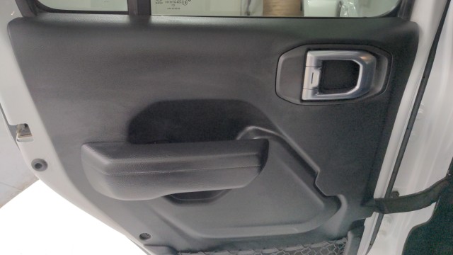 Used 2022 WHITE Jeep Sport S image 24