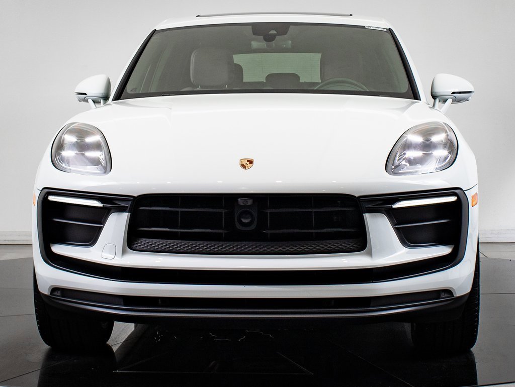 2024 Porsche Macan T photo 11