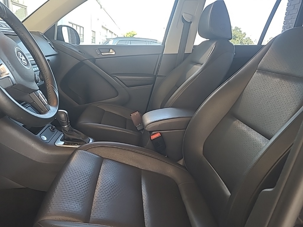 2017 Volkswagen Tiguan S photo 8