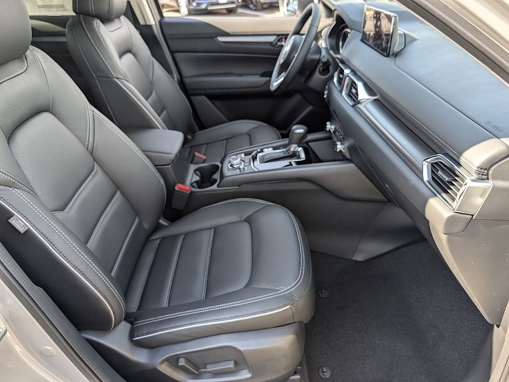 2025 Mazda CX-5 2.5 S Preferred photo 13
