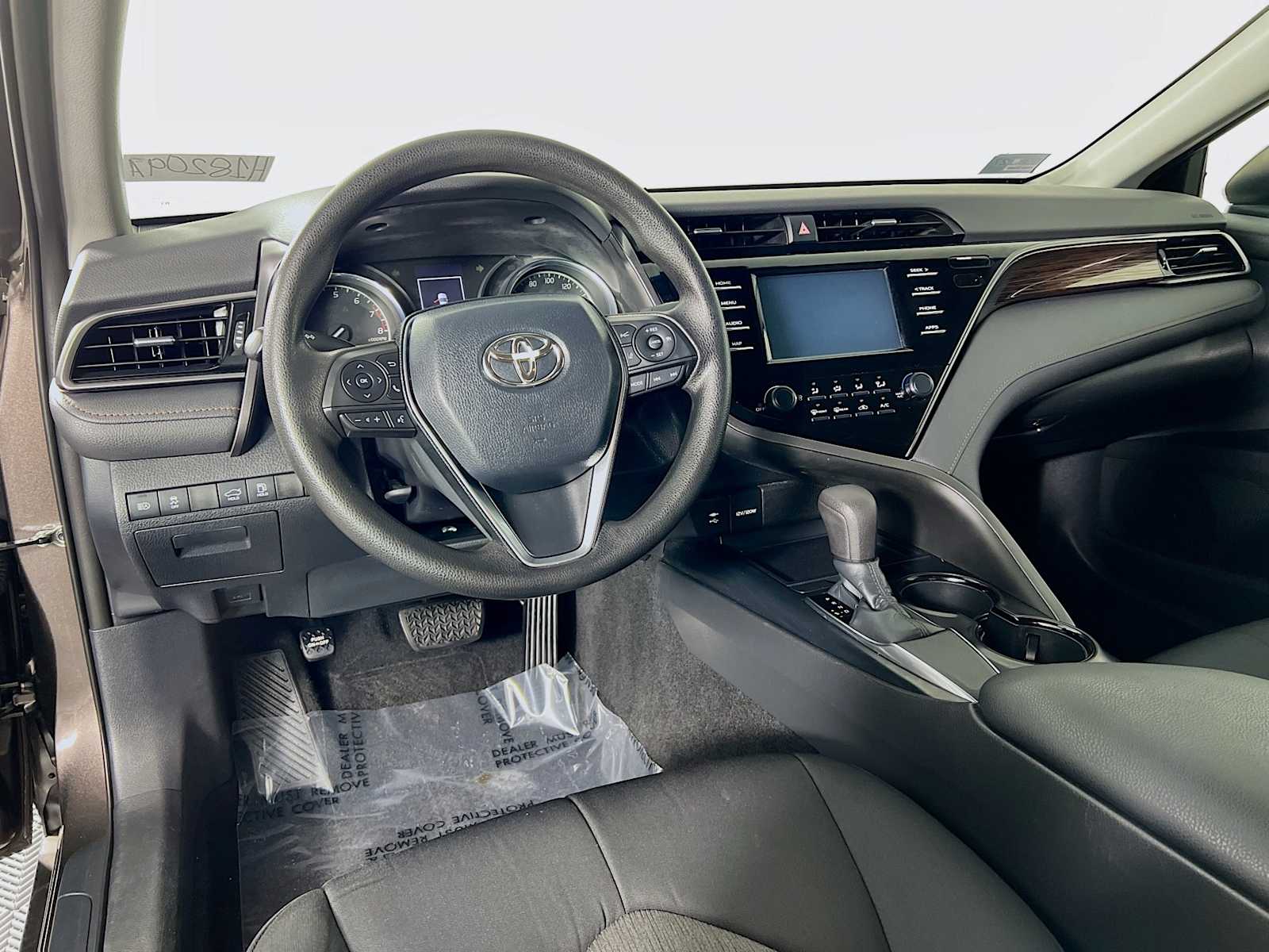 2019 Toyota Camry LE photo 9