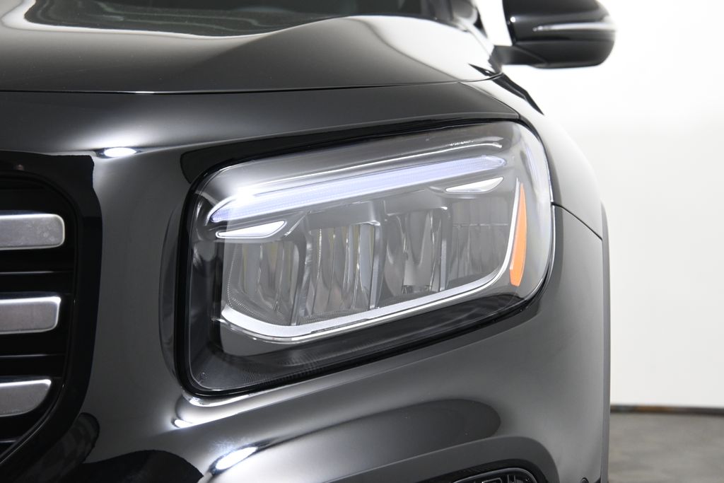 2025 Mercedes Benz GLB 250 4MATIC photo 8