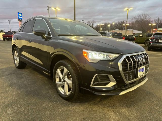 2022 Audi Q3 Premium 40 TFSI photo 3