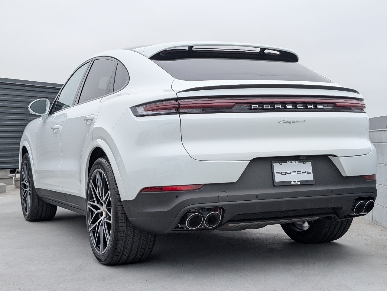 2025 Porsche Cayenne photo 3