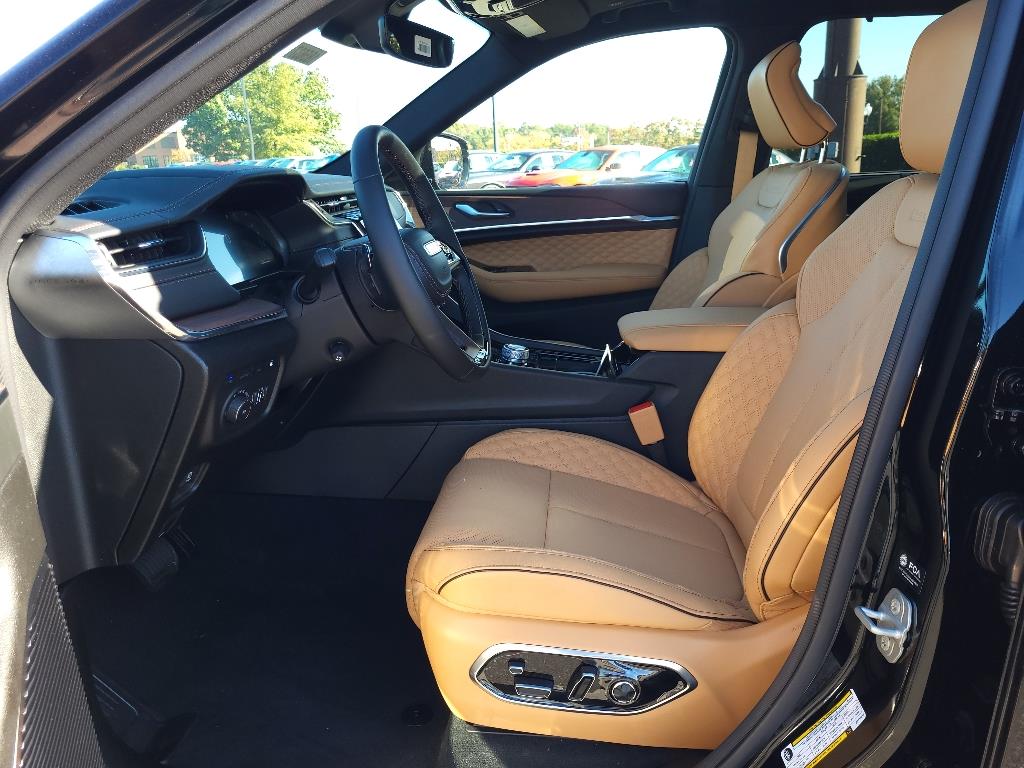 2024 Jeep Cherokee Summit photo 3