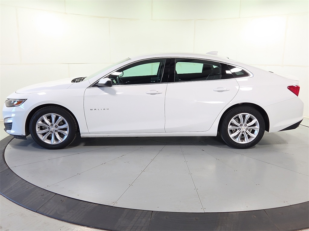 2024 Chevrolet Malibu 1LT photo 3