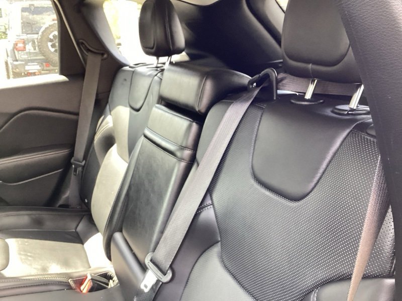 2019 Jeep Cherokee Limited photo 11