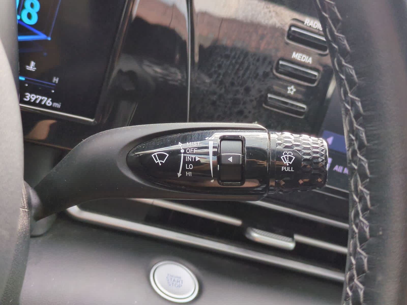 2022 Hyundai Elantra SEL Convenience photo 24