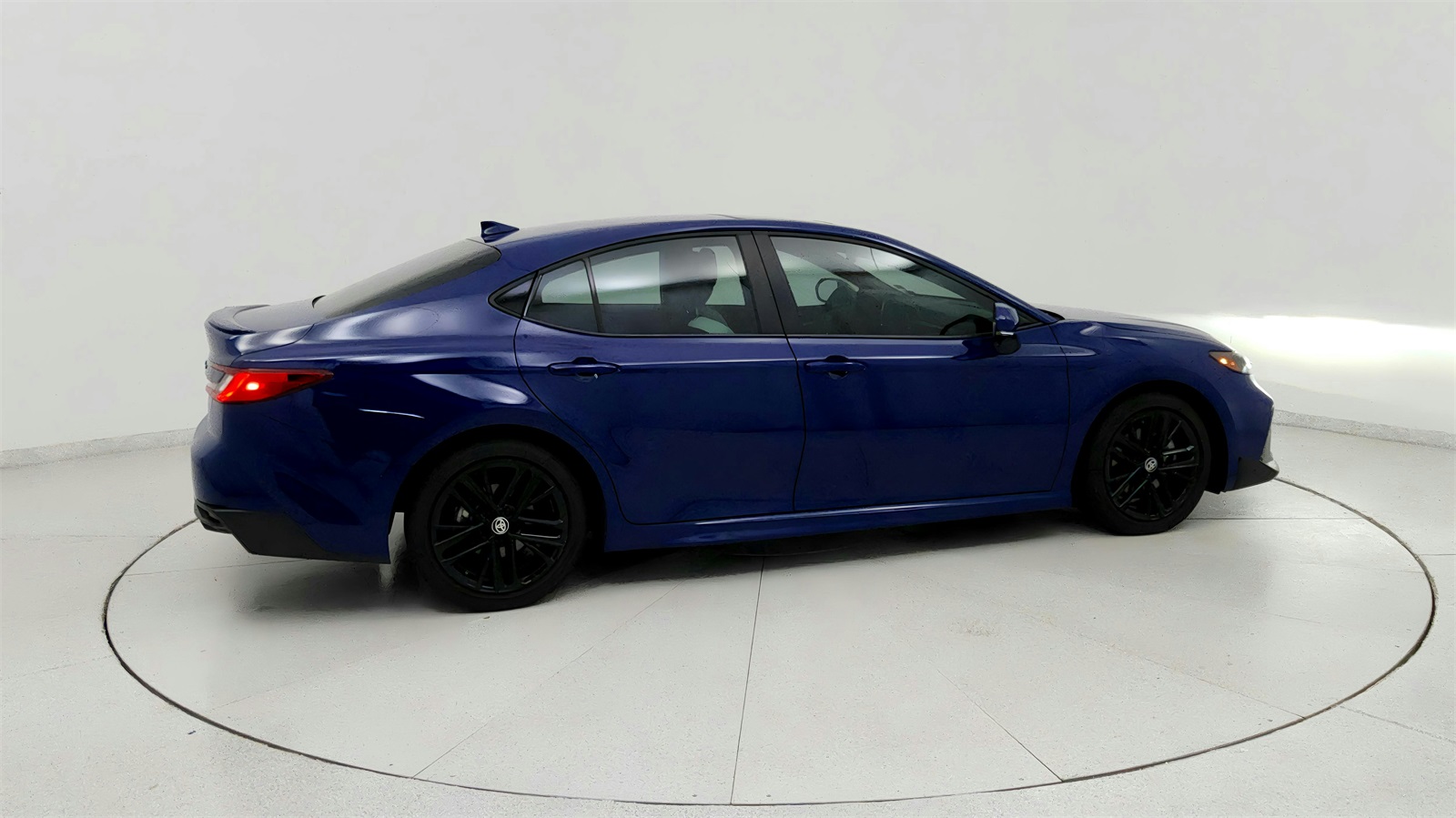 2025 Toyota Camry SE photo 7