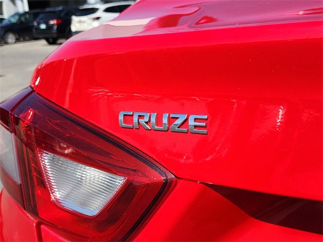 2018 Chevrolet Cruze LS photo 4