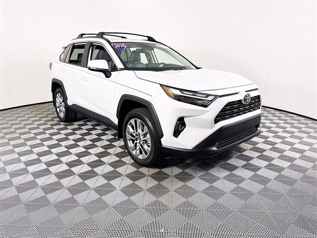 2025 Toyota RAV4 XLE Premium's photo