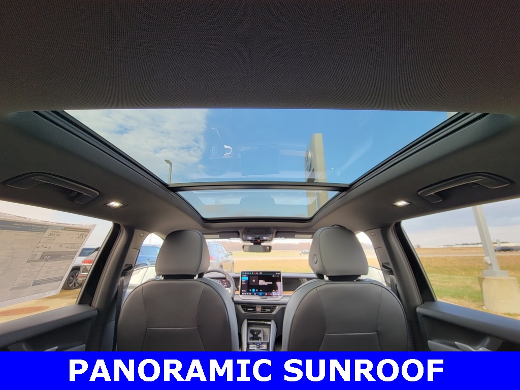 2026 Volkswagen Tiguan SEL R-Line photo 3