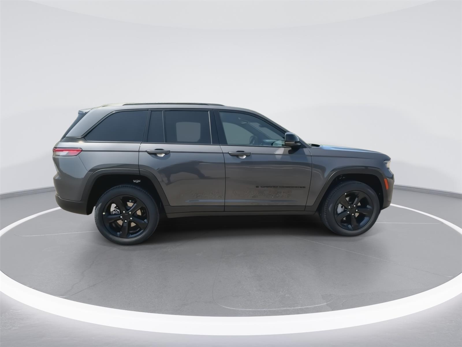 2025 Jeep Grand Cherokee Limited photo 9