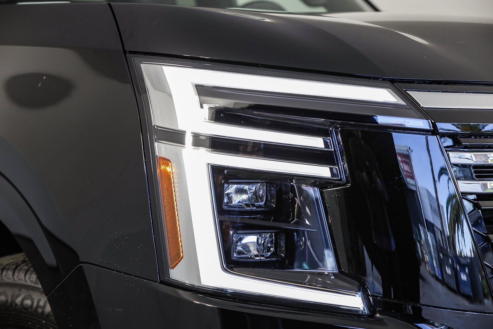 2025 Nissan Armada Platinum photo 2