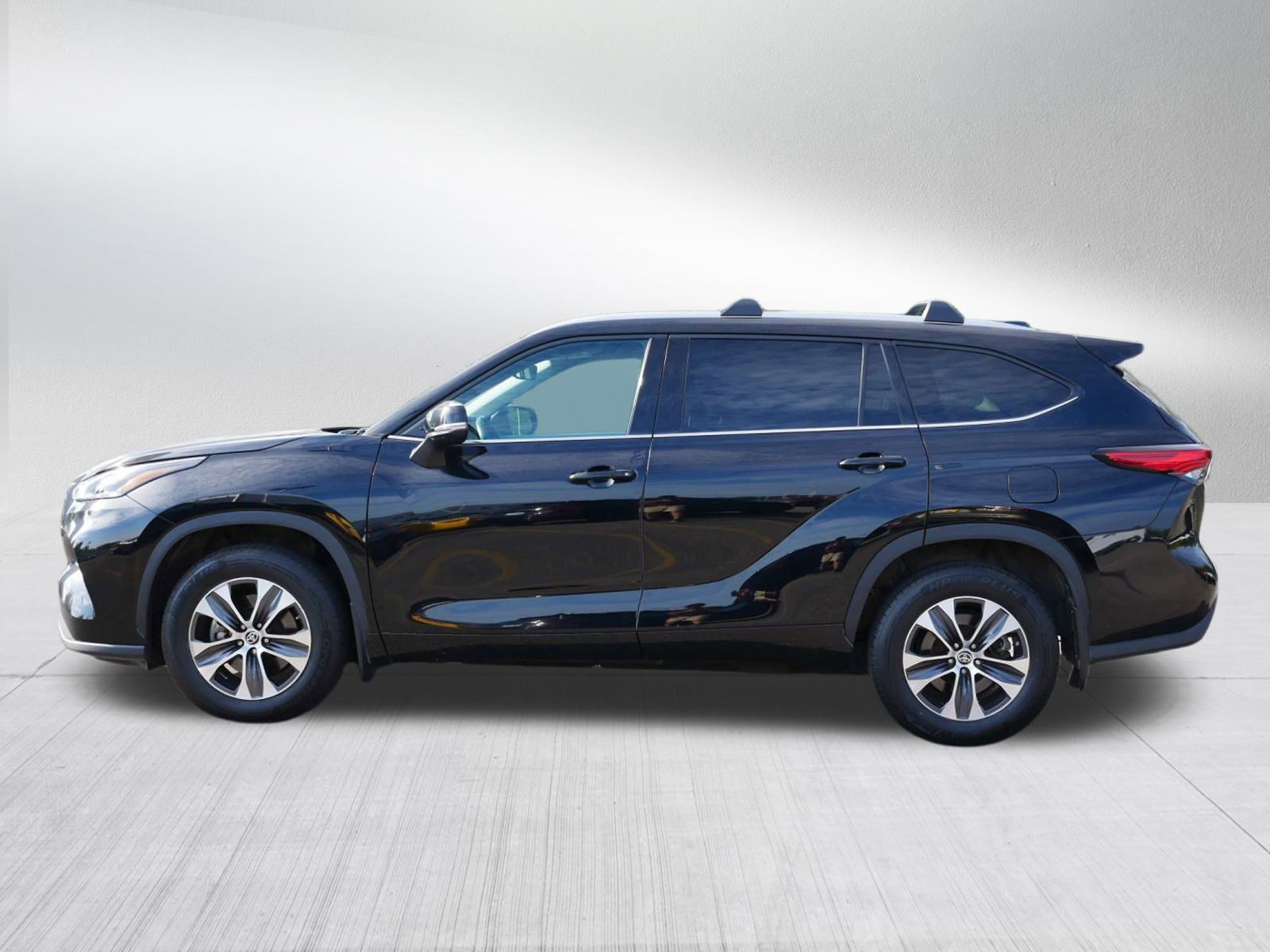 2022 Toyota Highlander XLE photo 4