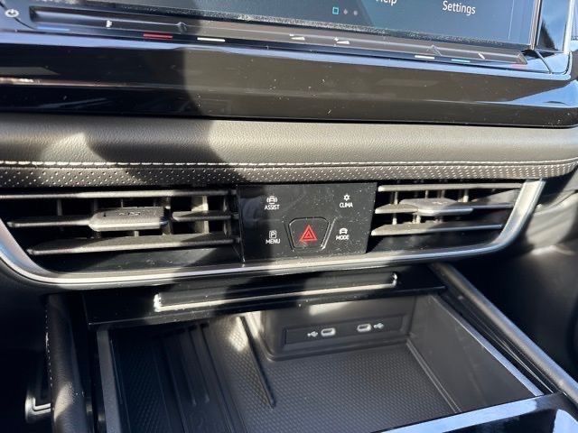 2025 Volkswagen Atlas Cross Sport SEL Premium R-Line photo 20