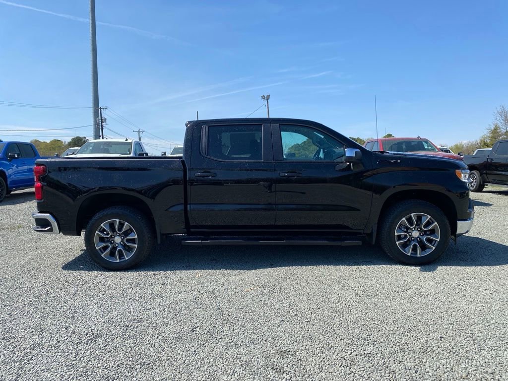 2025 Chevrolet Silverado 1500 LT photo 2