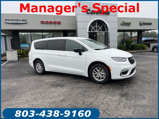 2026 Chrysler Pacifica Select's photo