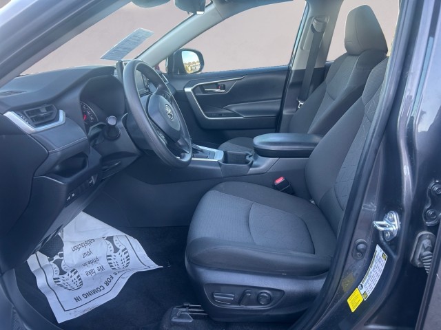 2022 Toyota RAV4 XLE photo 9
