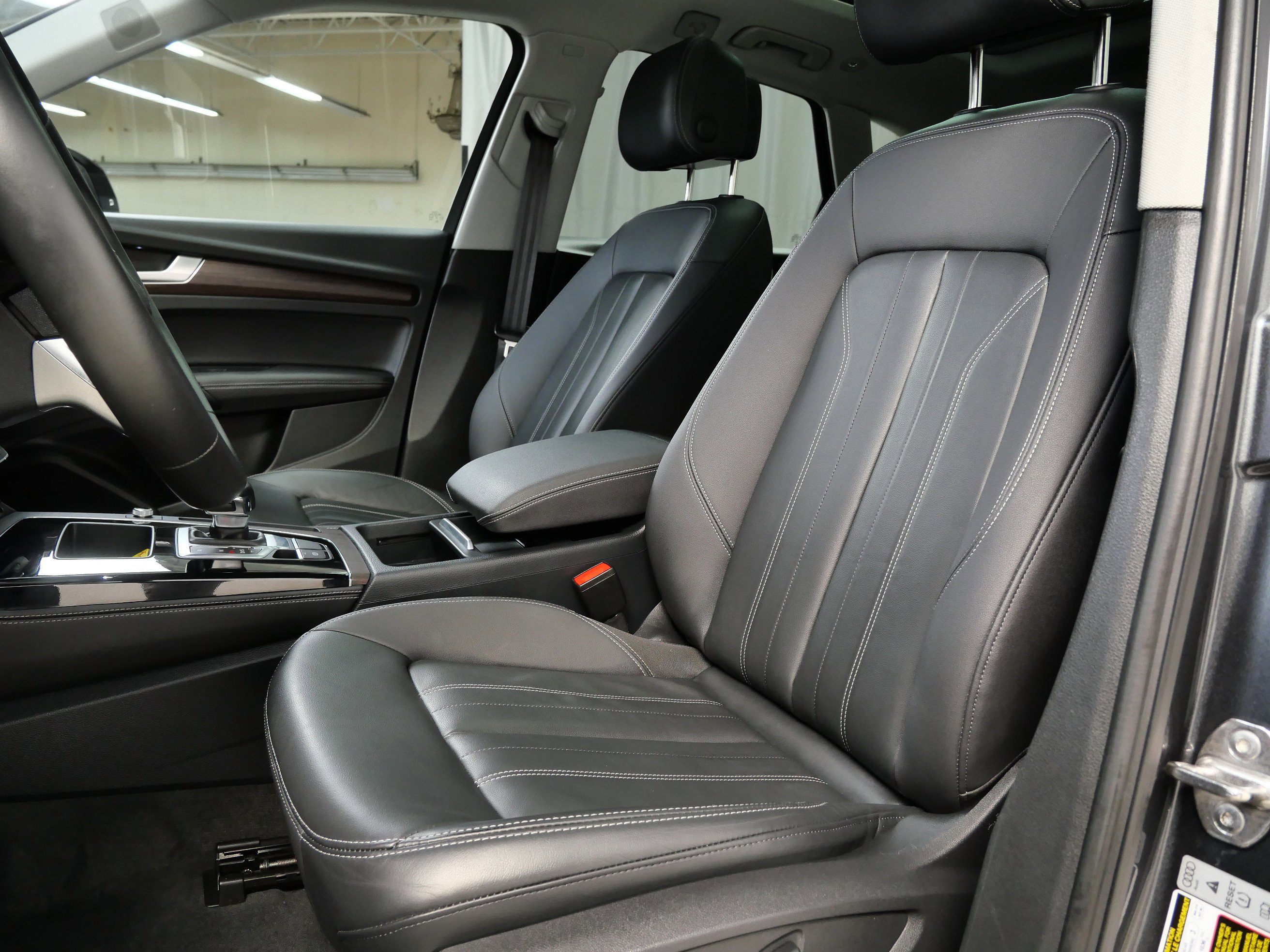 2022 Audi Q5 S line Premium Plus photo 3