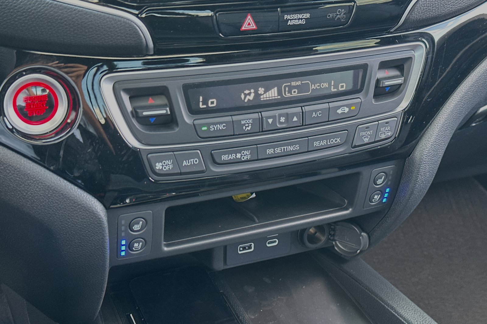 2025 Honda Ridgeline Black Edition photo 17