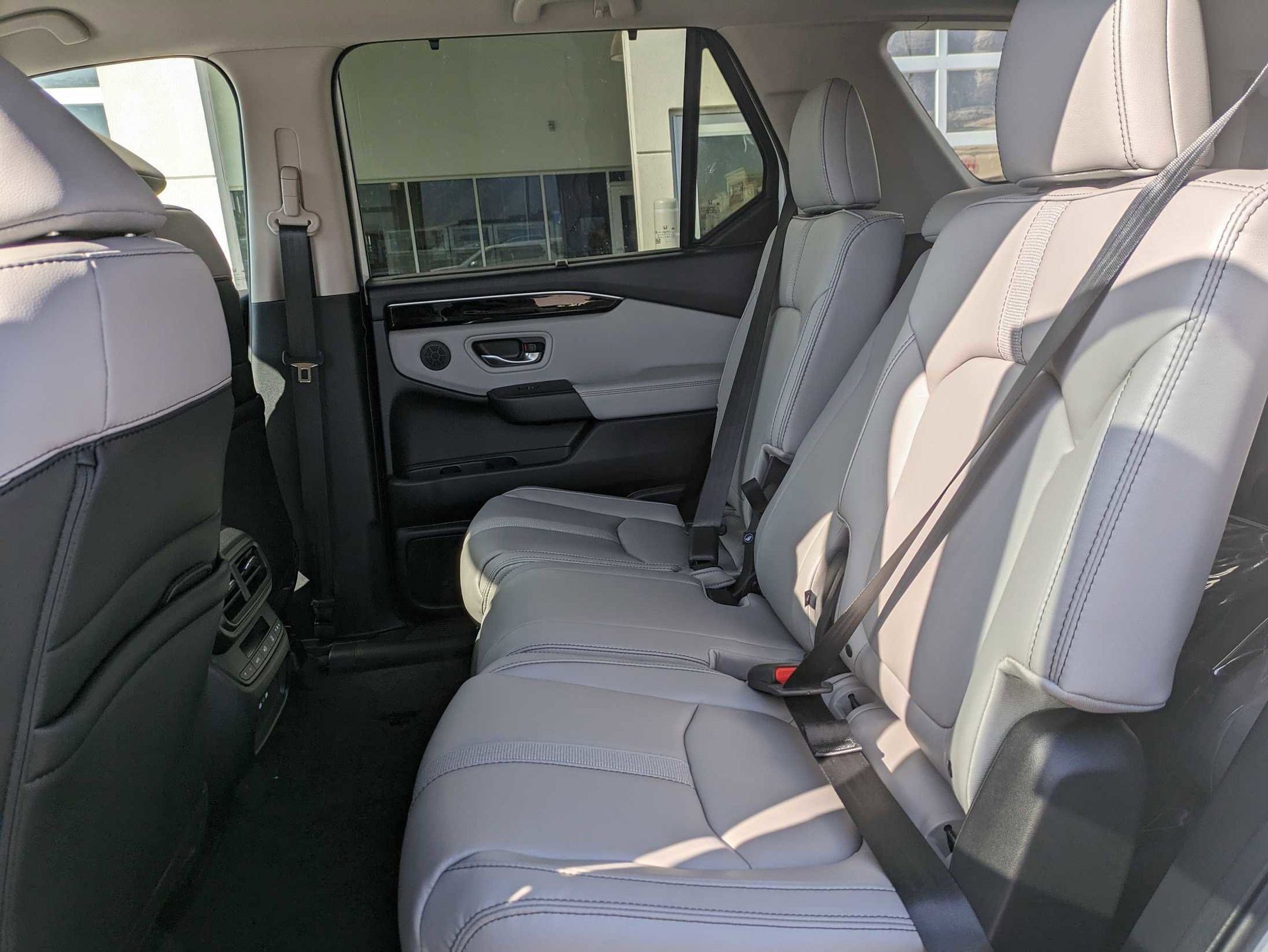 2025 Honda Pilot EX-L photo 13
