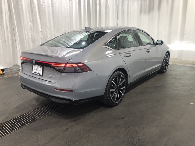 2024 Honda Accord Hybrid Touring photo 3