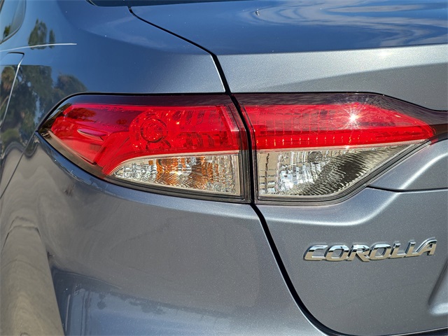 2020 Toyota Corolla LE photo 8