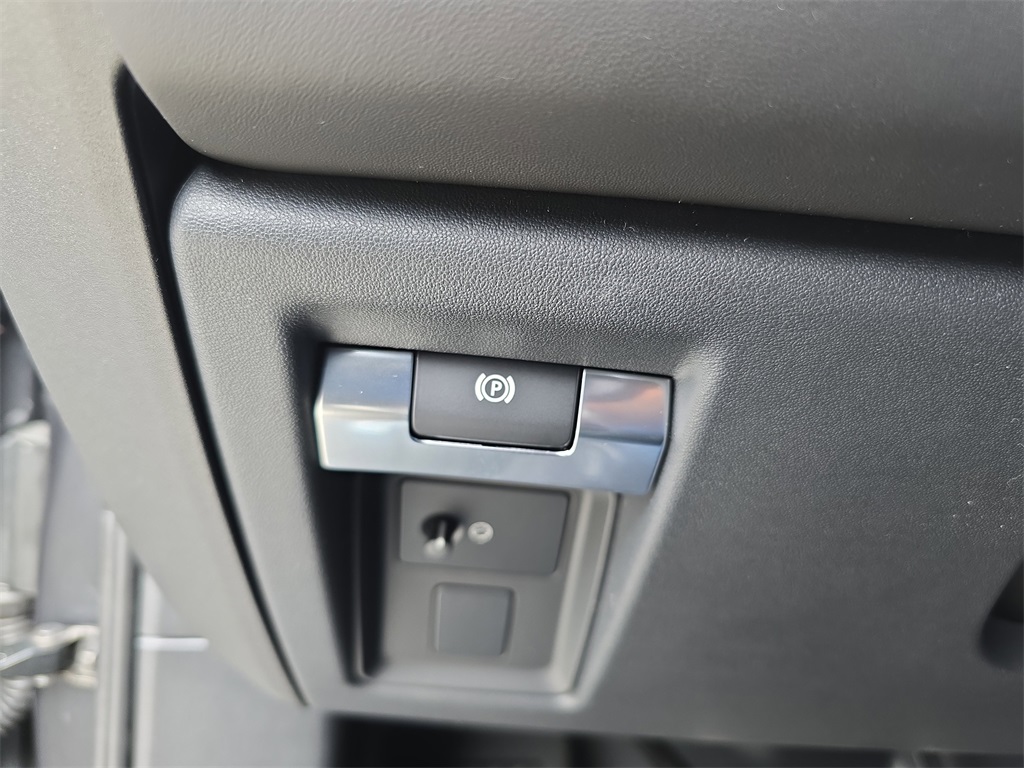 2025 Land Rover Defender 110 V8 photo 26