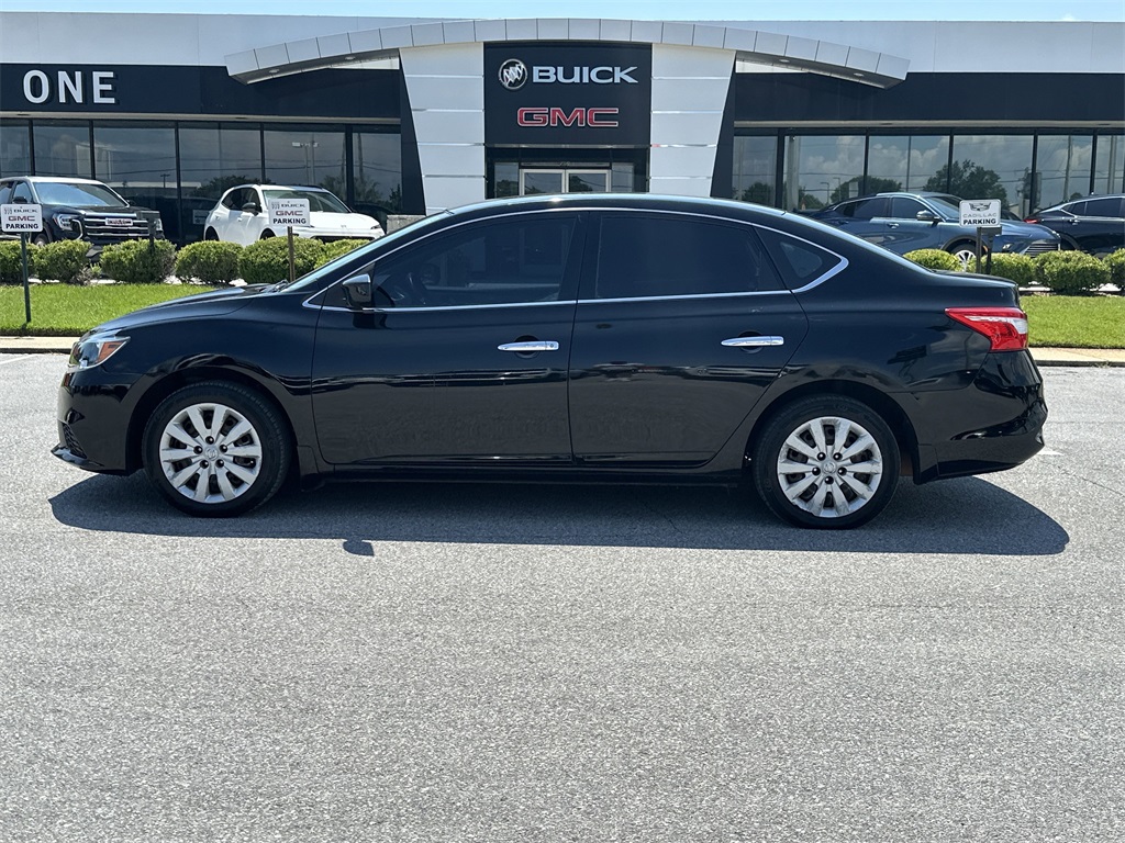 2018 Nissan Sentra S photo 3