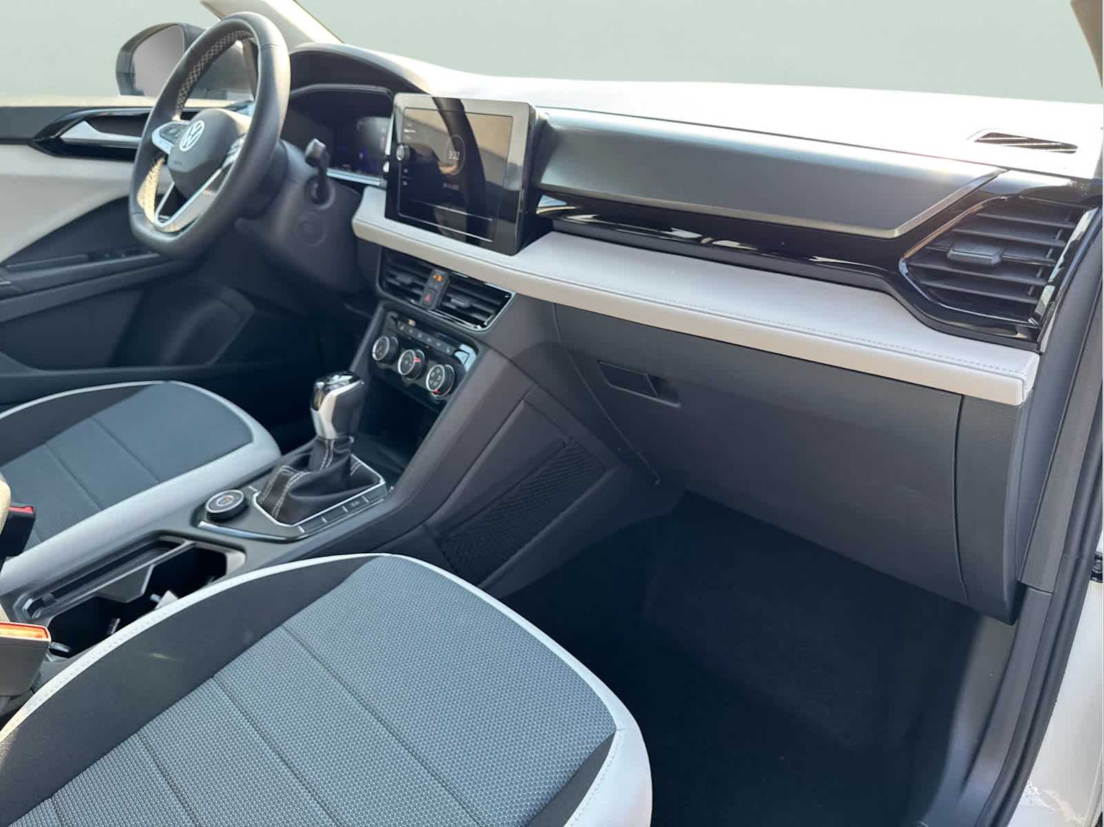 2025 Volkswagen Taos S photo 10