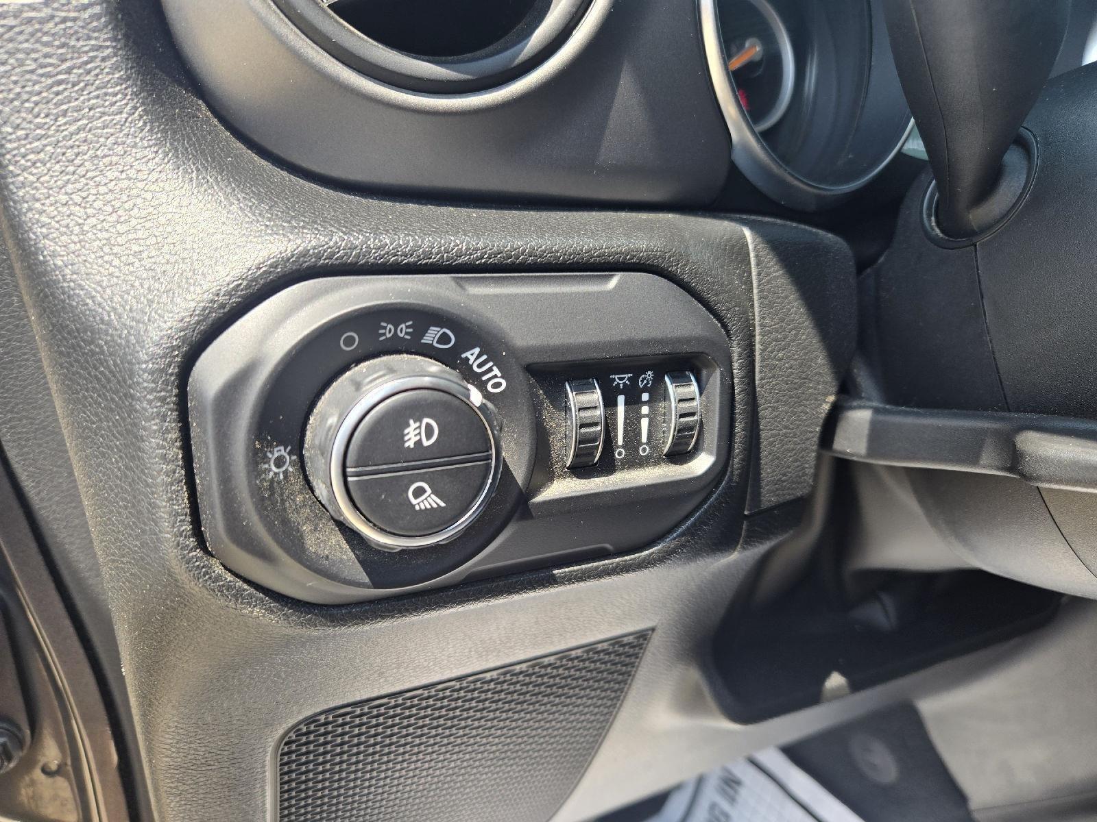 2022 Jeep Gladiator Willys photo 12