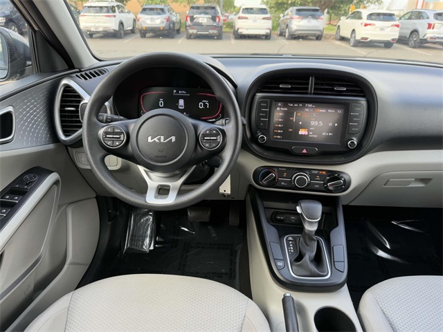 2023 Kia Soul LX photo 17