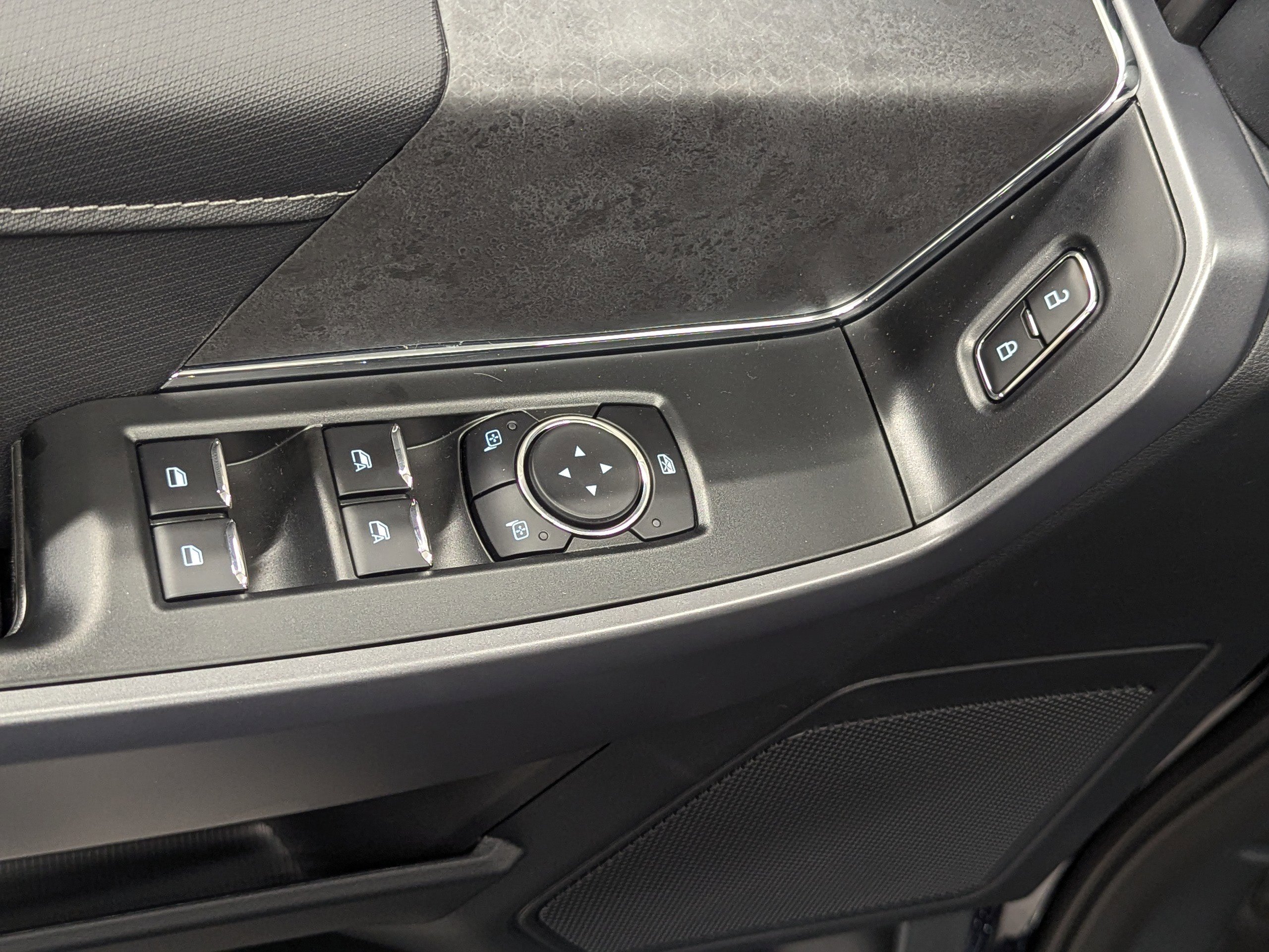 2025 Ford F-150 XLT photo 8