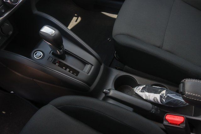 2025 Nissan Kicks Play S photo 16
